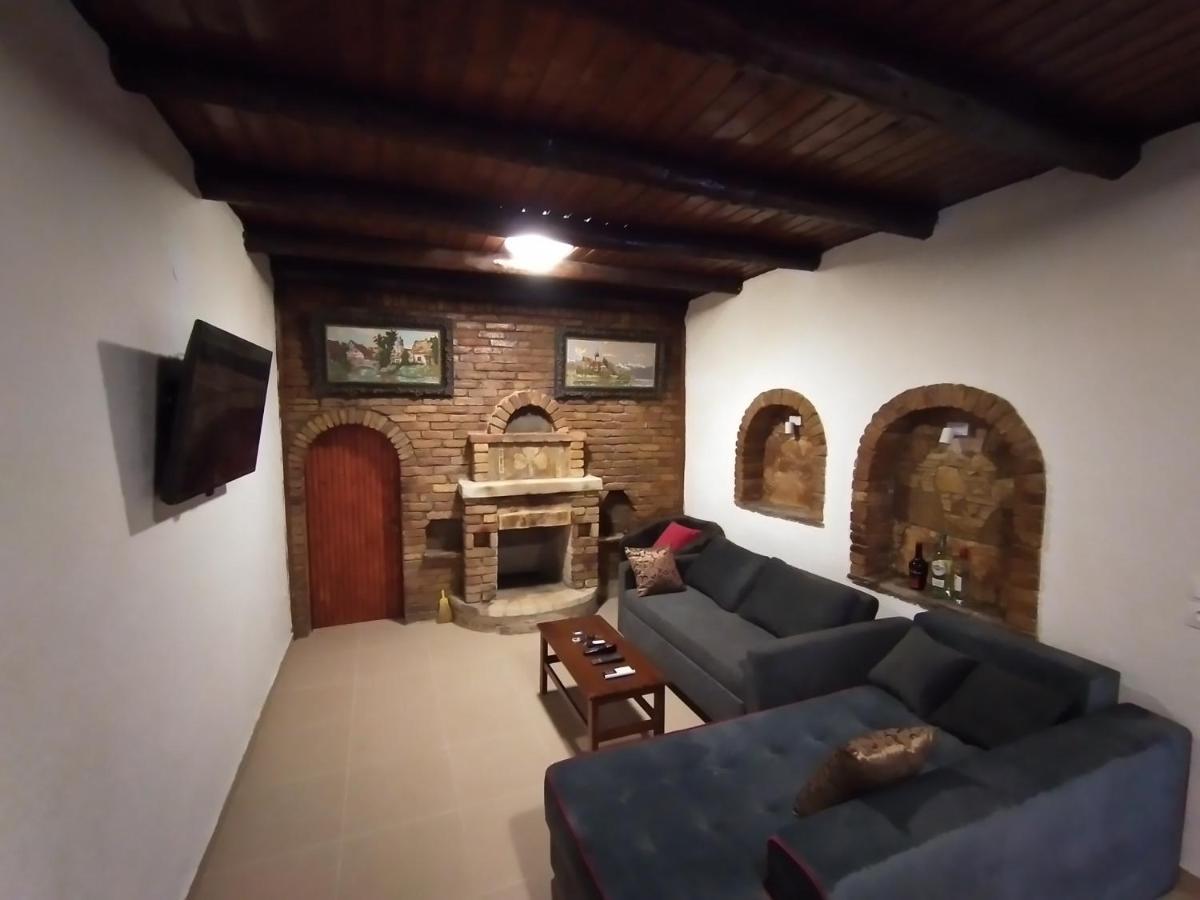 Stonemakers Hide Villa Karyotikon Exterior photo