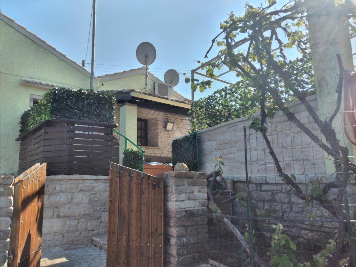 Stonemakers Hide Villa Karyotikon Exterior photo